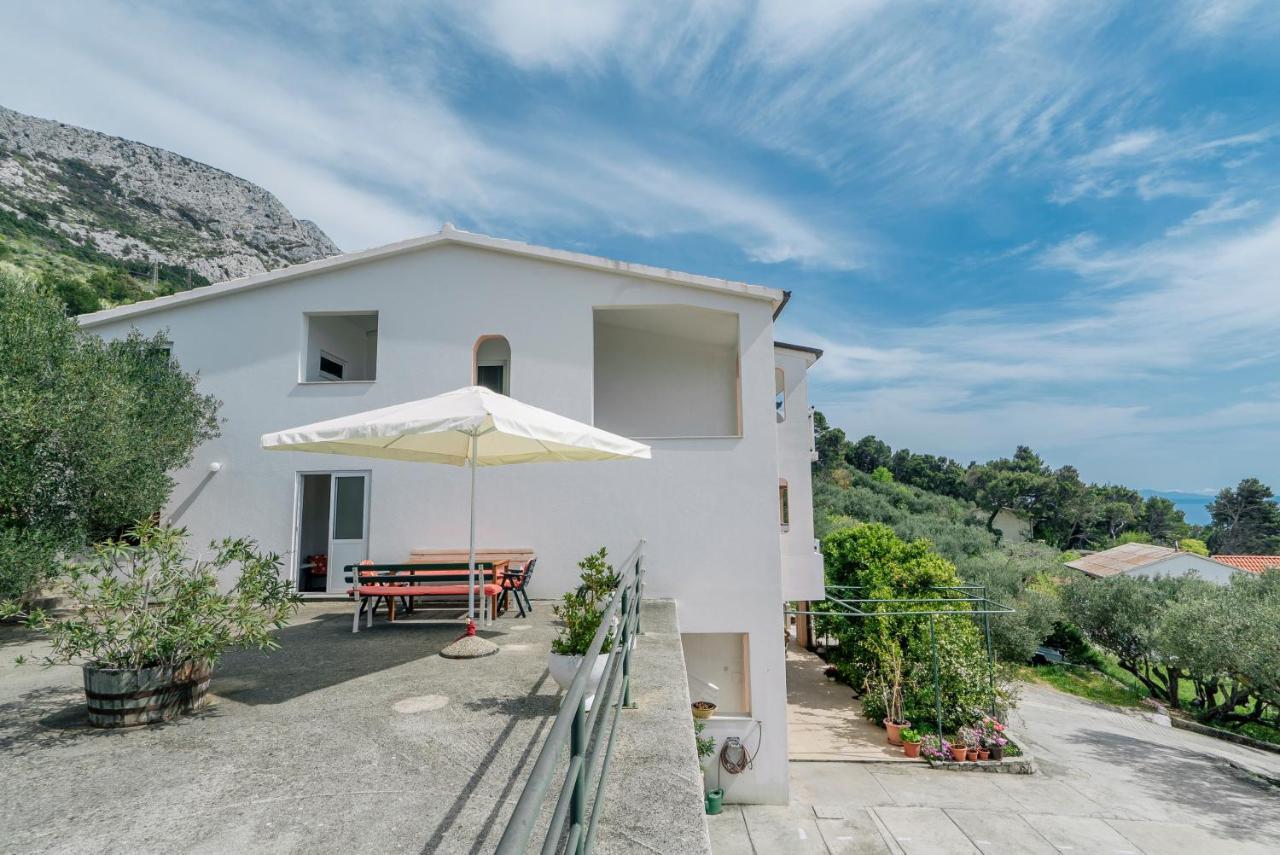 Adria Brela Apartments Exterior photo